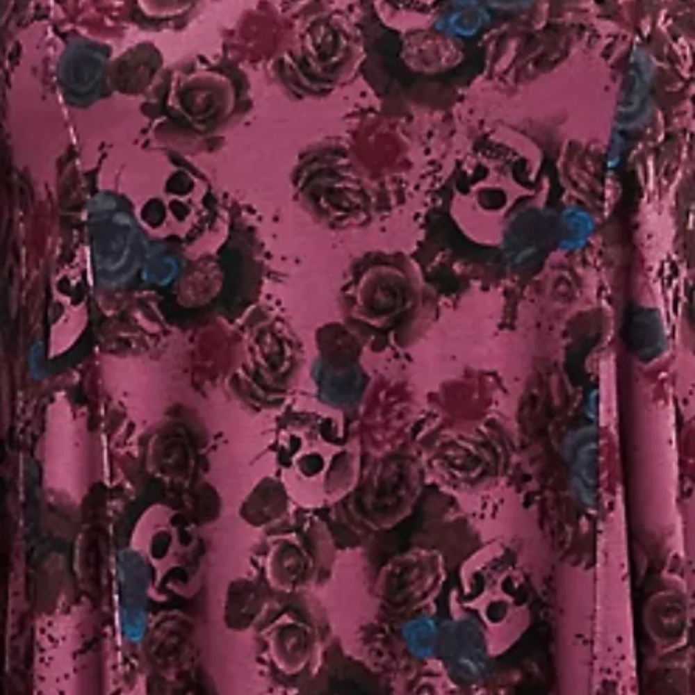 🆕️☠️SKULL / ROSES FIT AND FLARE TOP☠️ - Picture 2 of 6